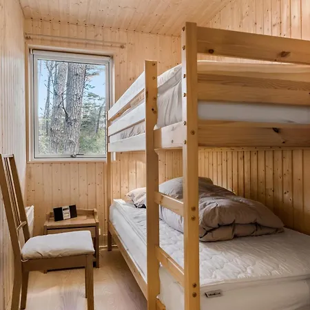 Prázdninový dům 5 Bedroom Gorgeous In Nexo Vester Somarken